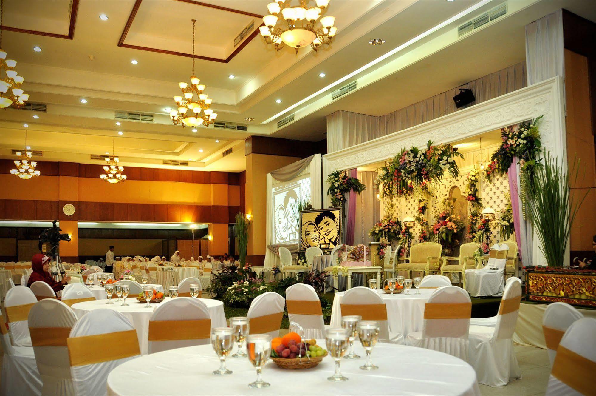 Hotel Pandanaran 3*